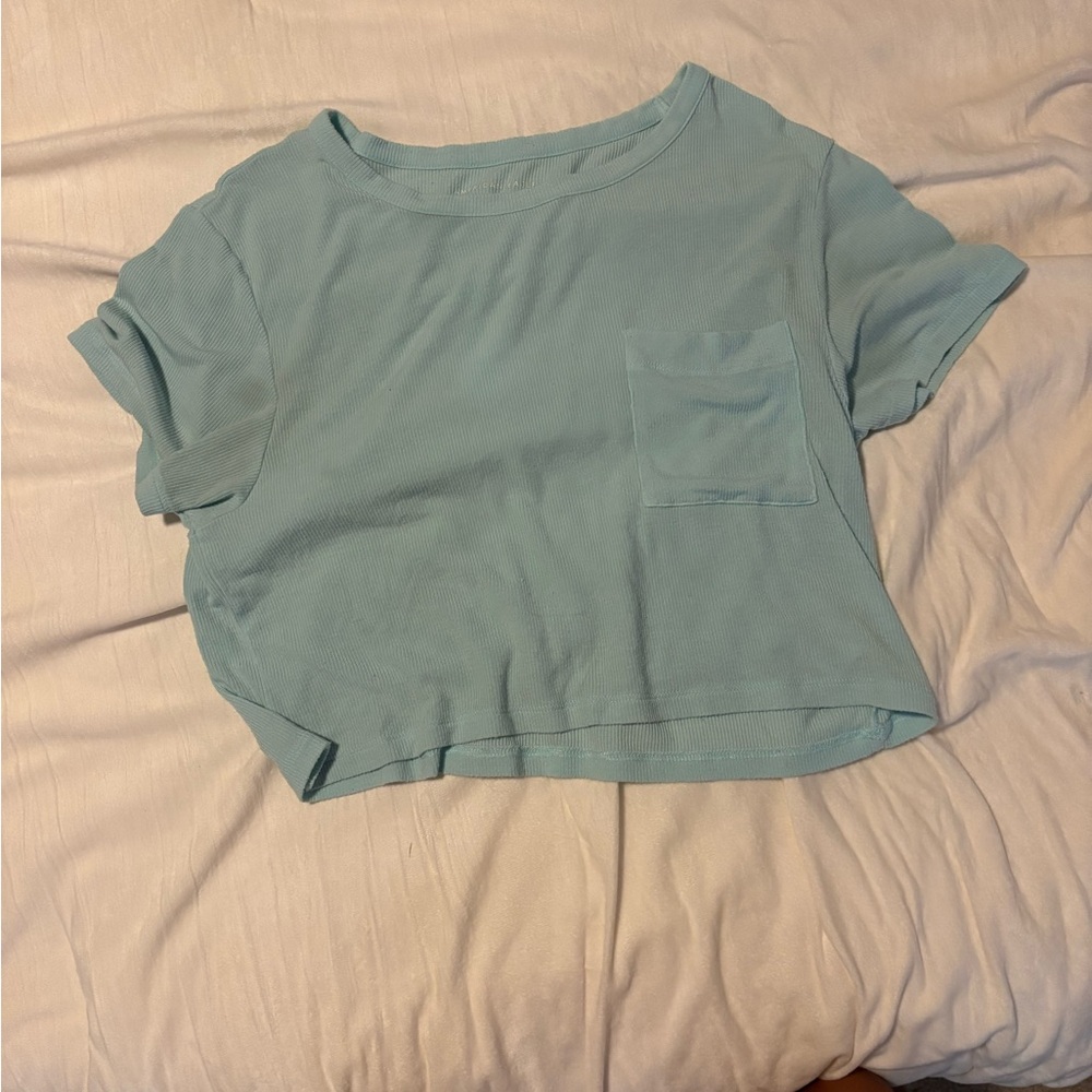 American Eagle blue flowy crop top